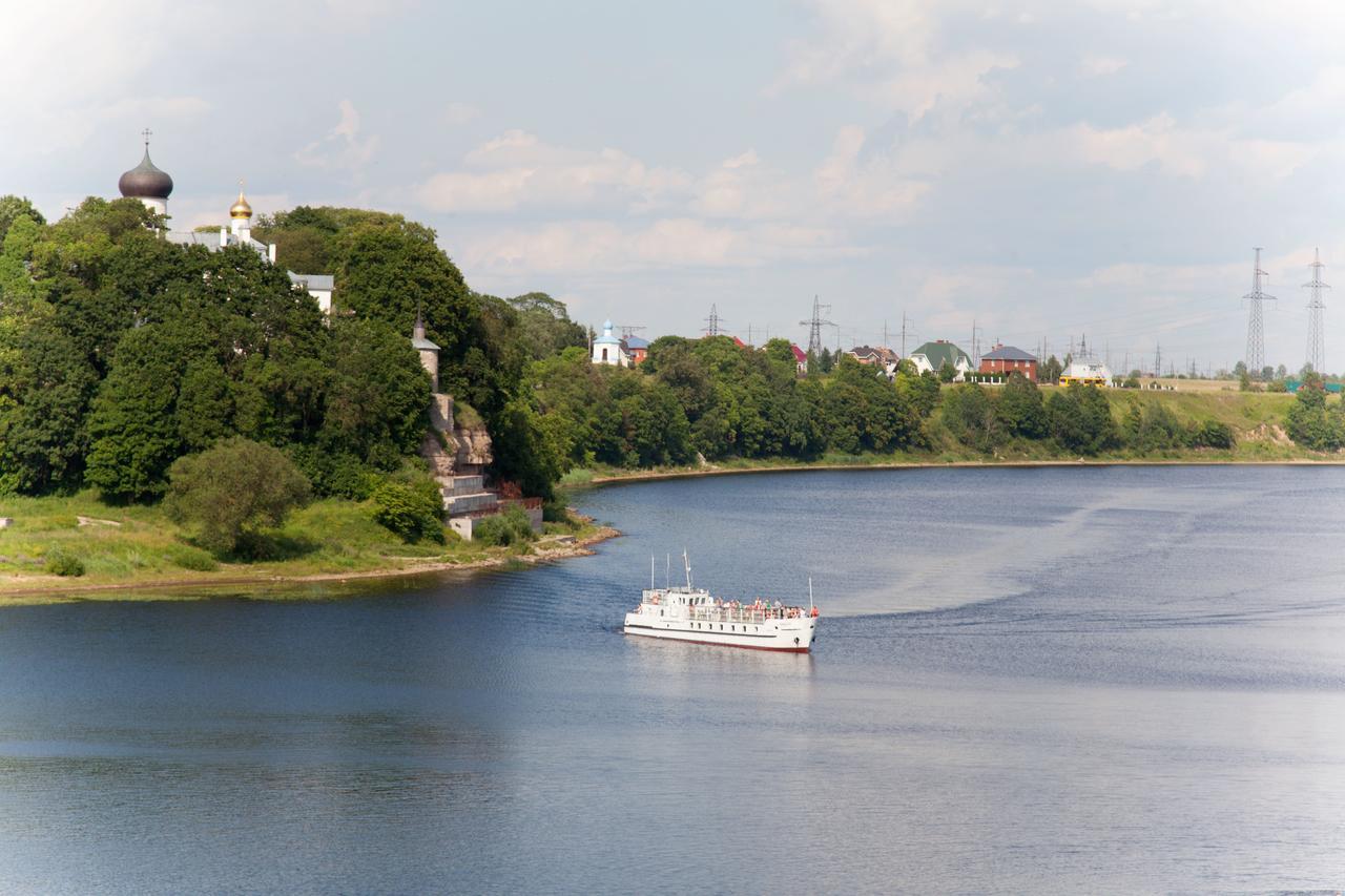 Medem Hotel Pskov Buitenkant foto